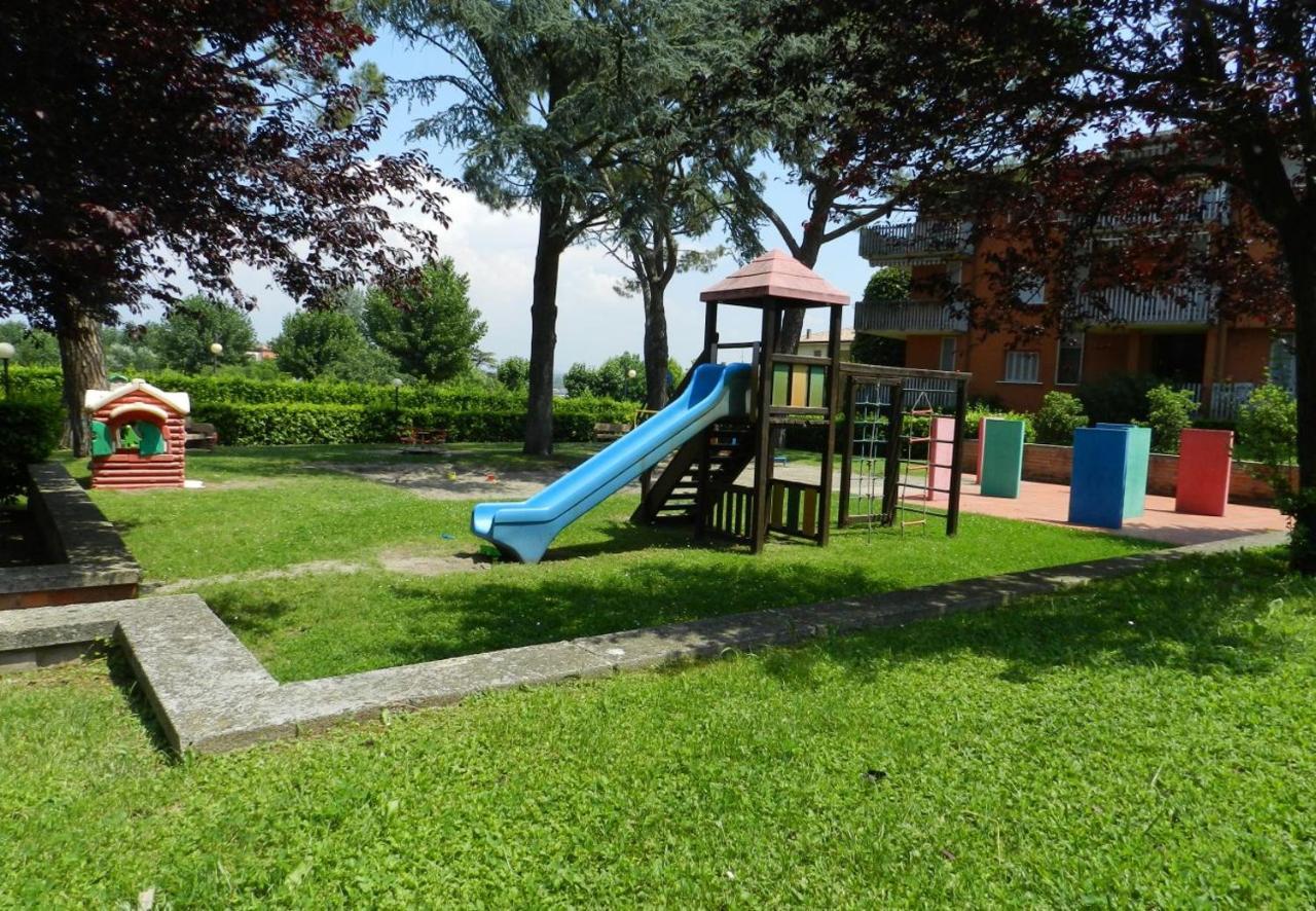 Апартаменти Al Girasole Песк'єра-дель-Гарда Екстер'єр фото